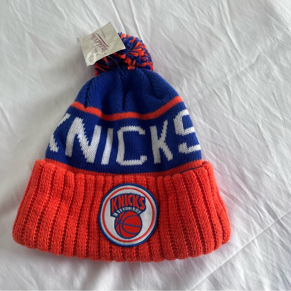 New York Knicks Mitchell and ness beanie.